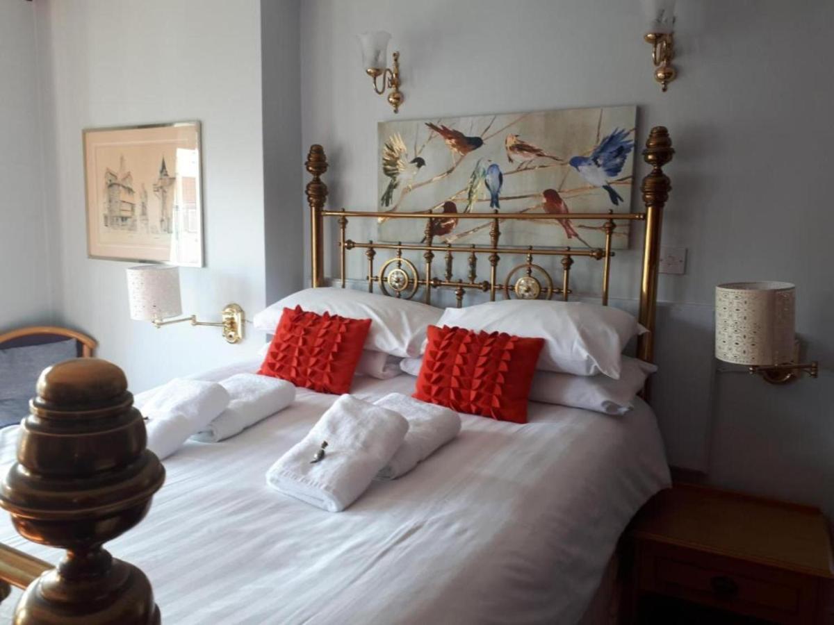 Oyo 3 Crescent Gardens Hotel บาธ ภายนอก รูปภาพ